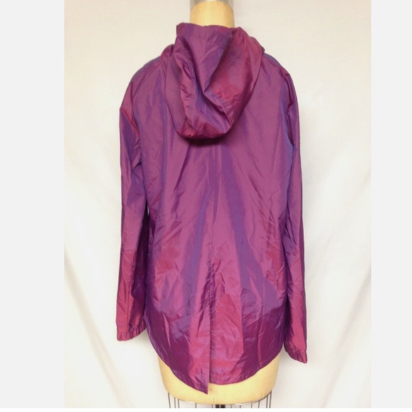 Under Armour Iridescent Woven Women’s Jacket 1325529 Purple Small , Med NWT $65 - Picture 5 of 5